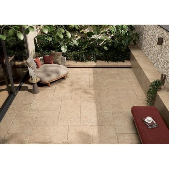 mediterran kohatasu bezs burkolat rusztikus klassziku terasz fagyallo jarolap padlolap sarga csempe csuszasmentes novabell lumiere konhya medence lakberendezesi bolt vintage rusztikus szelu.jpg